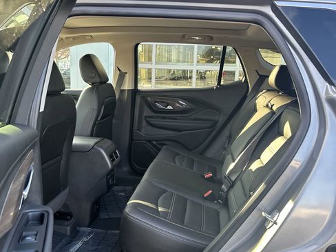 Used 2023 GMC Terrain Denali w/ Denali Premium Package image 11