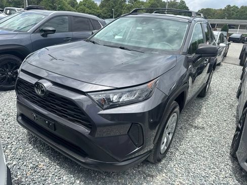 Used 2021 Toyota RAV4 LE FWD image 1