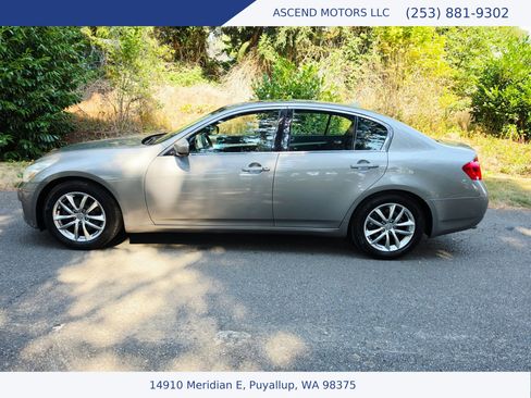Used 2009 INFINITI G37 Journey w/ Premium Pkg RWD image 2