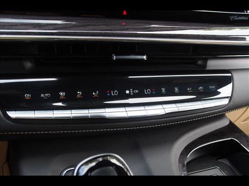 Used 2021 Cadillac Escalade ESV Premium Luxury w/ LPO, Illumination Package image 34