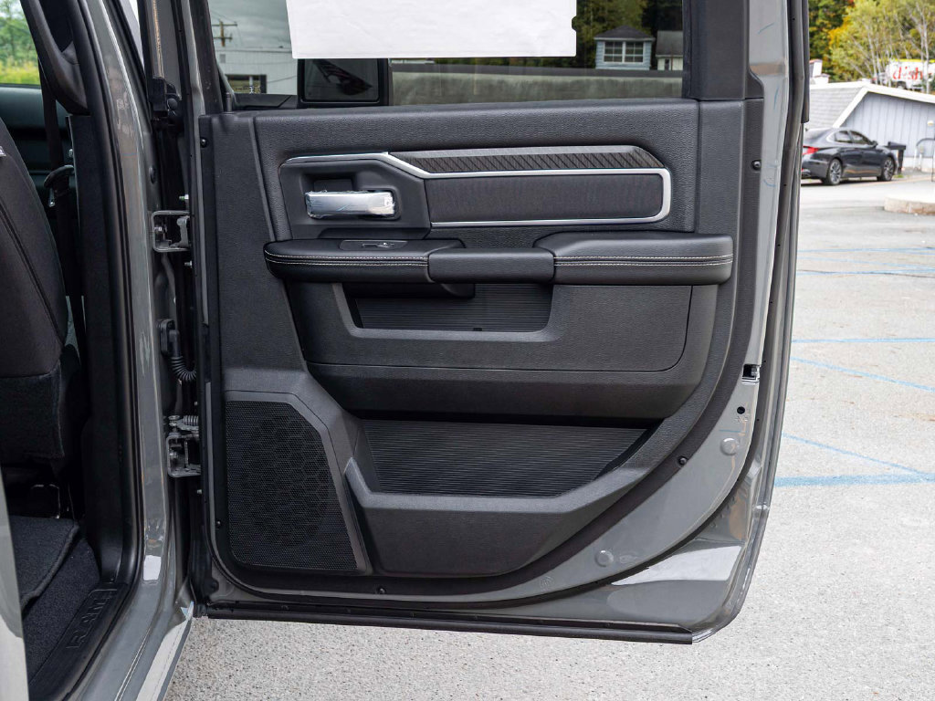 New 2026 RAM 3500 Big Horn AWD/4WD image 15
