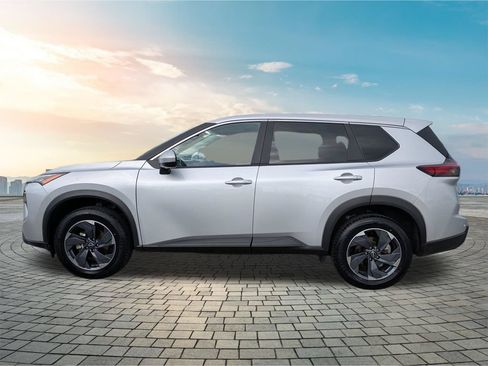 Certified 2025 Nissan Rogue SV FWD image 8