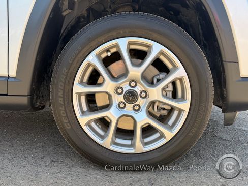 Used 2025 Jeep Compass Limited AWD/4WD image 12