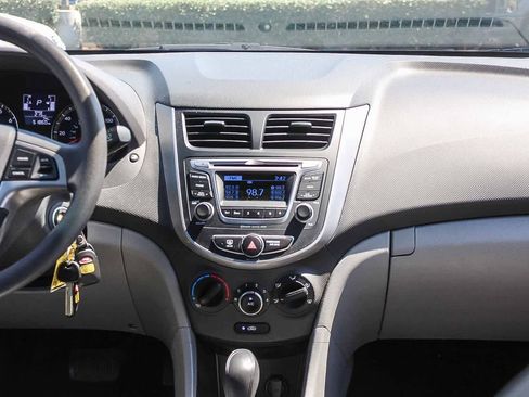 Used 2016 Hyundai Accent SE w/ Option Group 02 FWD image 17