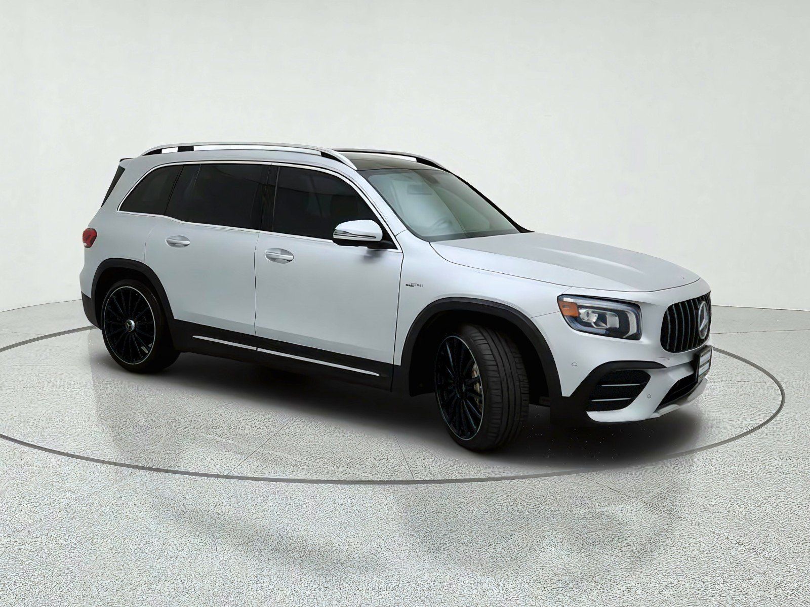 Used 2023 Mercedes-Benz GLB 35 AMG 4MATIC image 5