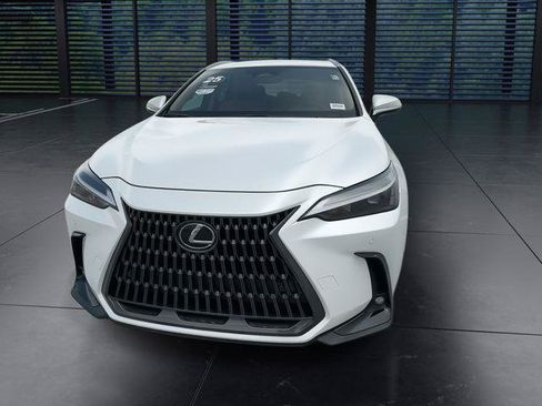 Certified 2025 Lexus NX 250 FWD w/ Accessory Package (Z2) image 3