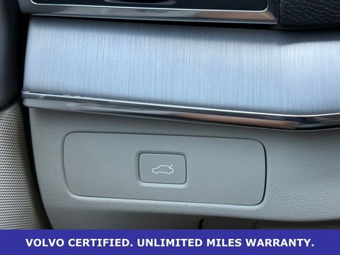 Certified 2025 Volvo XC90 B5 Core w/ Protection Package Premier AWD/4WD image 20