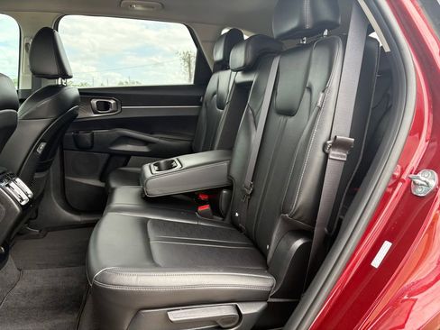 Certified 2025 Kia Sorento S w/ Panoramic Sunroof Package image 14