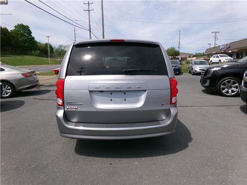 Used 2017 Dodge Grand Caravan SE image 11