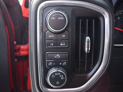 Used 2021 Chevrolet Silverado 1500 LT image 24