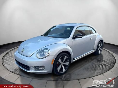 Used 2012 Volkswagen Beetle 2.0T image 1