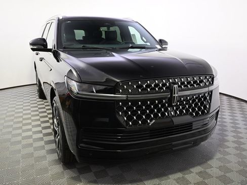 New 2026 Lincoln Navigator L Black Label AWD/4WD image 9