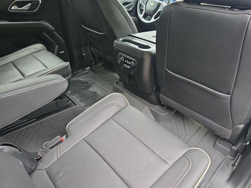 Used 2024 Chevrolet Tahoe Premier AWD/4WD image 11