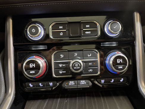 Used 2022 GMC Yukon Denali AWD/4WD image 20