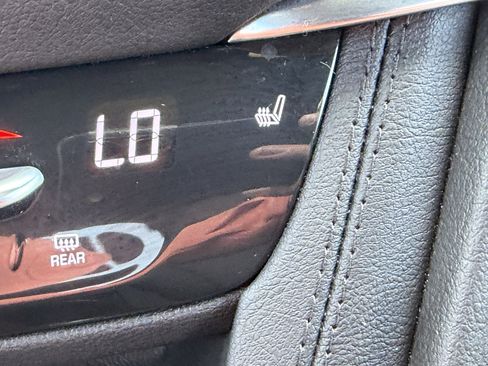 Certified 2023 Cadillac XT5 Sportv w/ LPO, Floor Liner Package AWD/4WD image 25