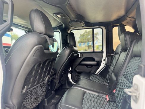 Used 2018 Jeep Wrangler Unlimited Rubicon AWD/4WD image 59