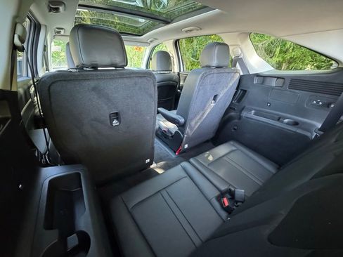 Used 2025 Kia Sorento SX AWD/4WD image 13