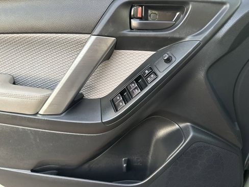 Used 2018 Subaru Forester 2.5i w/ Alloy Wheel Package image 13