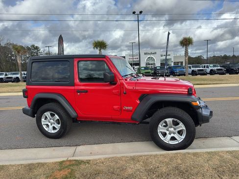 Used 2020 Jeep Wrangler Sport image 3