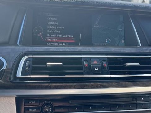 Used 2015 BMW 750i RWD image 52