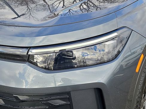 Certified 2025 Volkswagen Tiguan SE w/ Panoramic Sunroof Package image 31