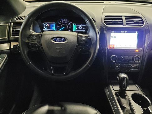 Used 2019 Ford Explorer XLT w/ Equipment Group 202A AWD/4WD image 22