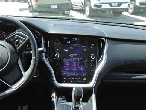 Used 2022 Subaru Outback Premium image 29