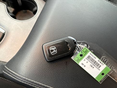 Used 2024 Honda Ridgeline Sport+ image 11