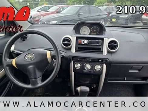 Used 2005 Scion xA FWD image 15