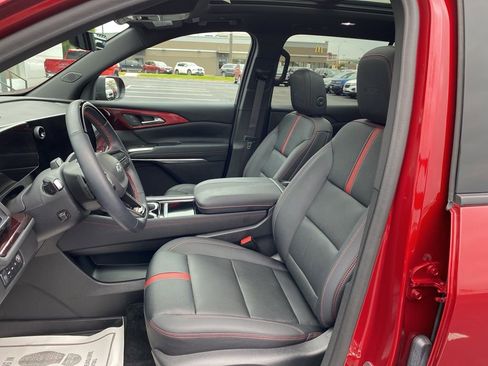 Certified 2024 Chevrolet Traverse RS w/ LPO, Floor Liner Package image 11