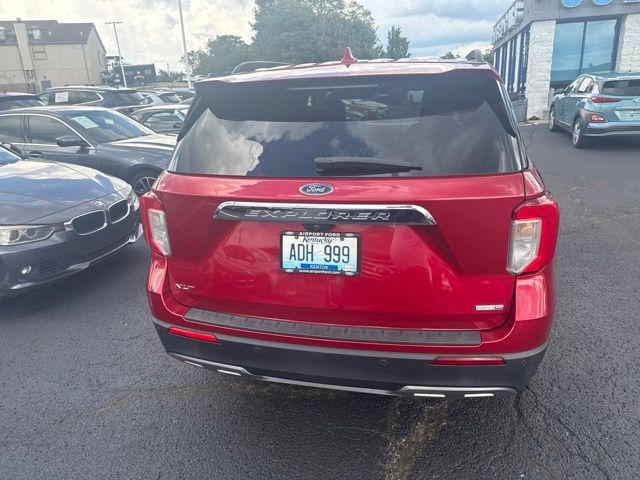 Used 2020 Ford Explorer XLT w/ Equipment Group 202A AWD/4WD image 5