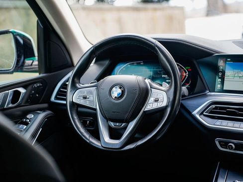 Used 2022 BMW X7 xDrive40i w/ Executive Package image 12