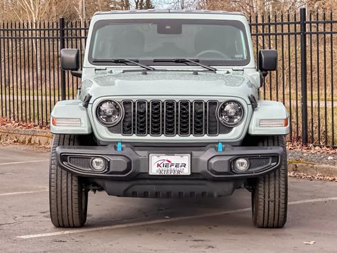 Used 2024 Jeep Wrangler Unlimited w/ Convenience Group image 8