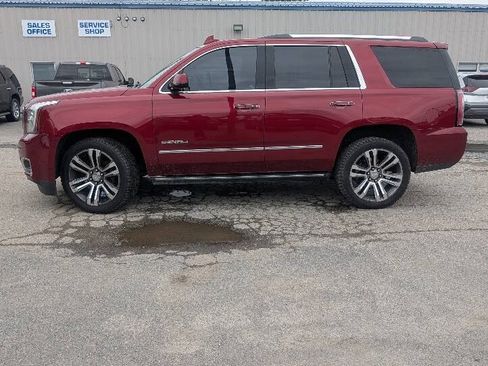 Used 2018 GMC Yukon Denali w/ Denali Ultimate Package AWD/4WD image 3