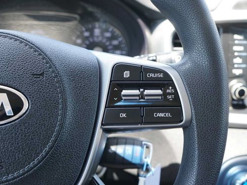 Used 2019 Kia Sorento AWD V6 image 14