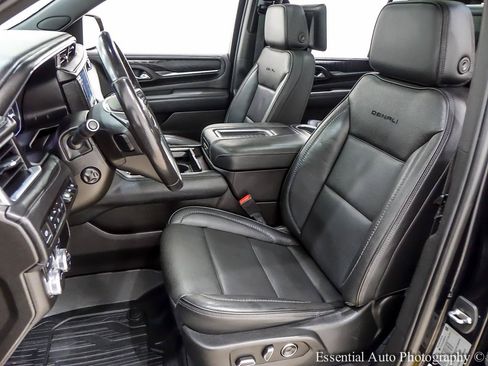 Used 2021 GMC Yukon XL Denali w/ LPO, Illumination Package AWD/4WD image 13