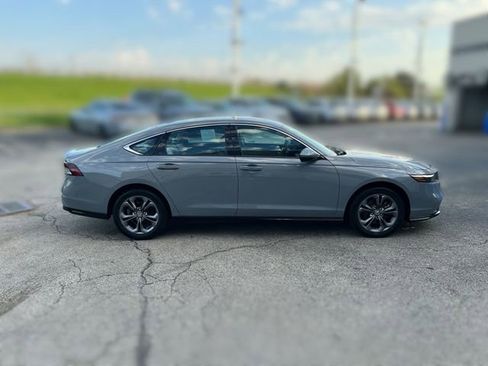 Used 2025 Honda Accord EX-L image 11