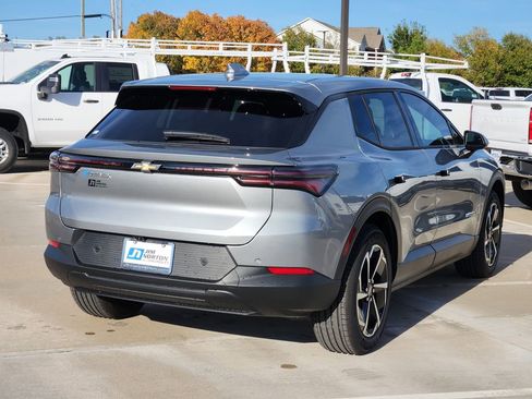 New 2026 Chevrolet Equinox EV LT image 4
