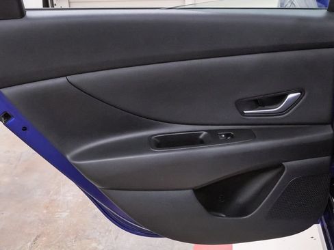 Used 2022 Hyundai Elantra Limited FWD image 27