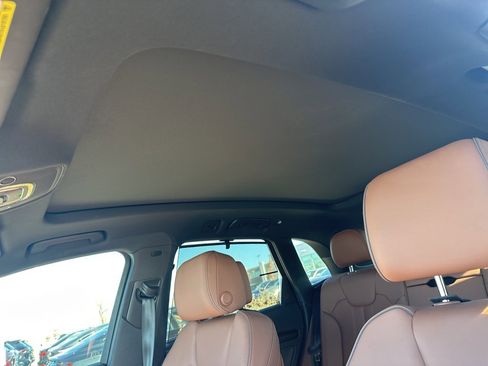 Used 2025 Audi Q5 e Premium Plus w/ Premium Plus Package image 13