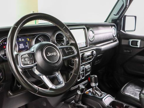 Used 2022 Jeep Wrangler Unlimited Sahara AWD/4WD image 23