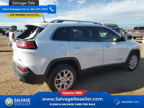 Used 2016 Jeep Cherokee Latitude w/ Comfort & Sound Group FWD image 4