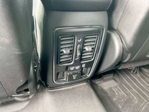 Used 2019 Jeep Grand Cherokee Limited w/ Trailer Tow Group IV AWD/4WD image 22