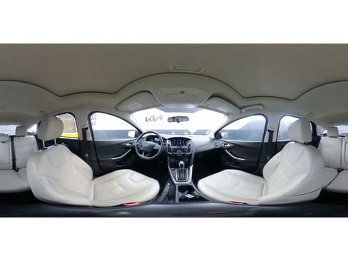 Used 2018 Ford Focus Titanium FWD image 17