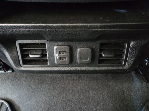 Used 2021 Chevrolet Silverado 1500 LT AWD/4WD image 29