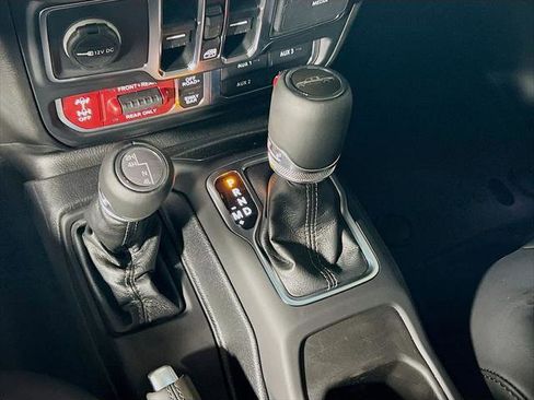 Certified 2024 Jeep Gladiator Rubicon w/ Convenience Group image 18