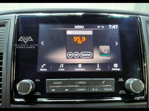 Used 2022 Nissan Titan SV image 20