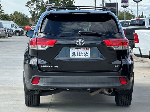 Used 2019 Toyota Highlander Plus FWD image 5