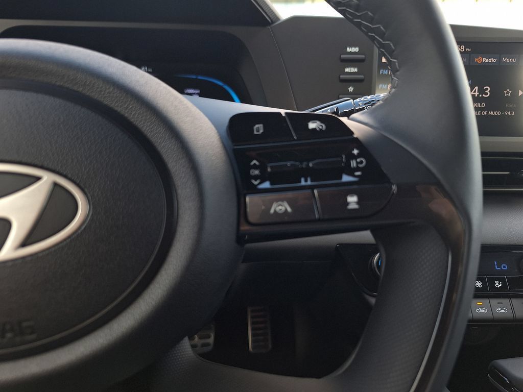 New 2026 Hyundai Elantra SEL Sport Premium FWD image 17