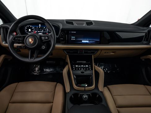 Certified 2026 Porsche Cayenne AWD/4WD image 20